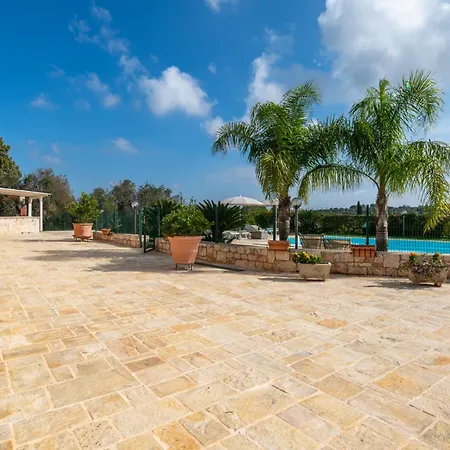 Chiara, Charming With Swimming Pool Holiday home *