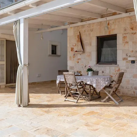 Chiara, Charming With Swimming Pool Holiday home Ostuni