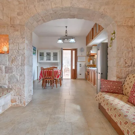 Chiara, Charming With Swimming Pool Holiday home