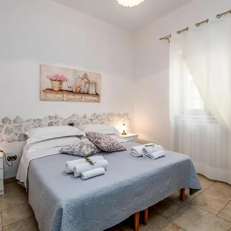 Chiara, Charming With Swimming Pool Holiday home Ostuni