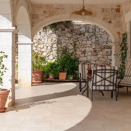 Chiara, Charming With Swimming Pool Holiday home *