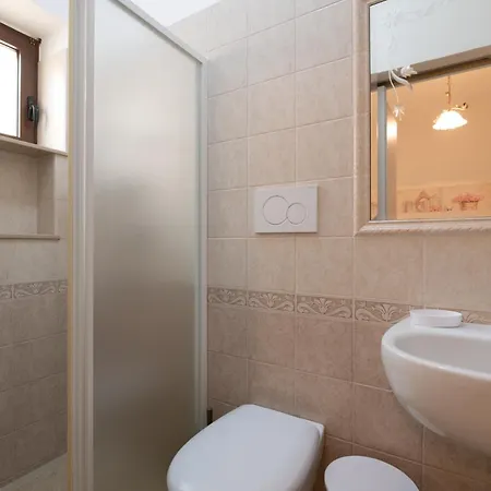 Chiara, Charming With Swimming Pool Holiday home *