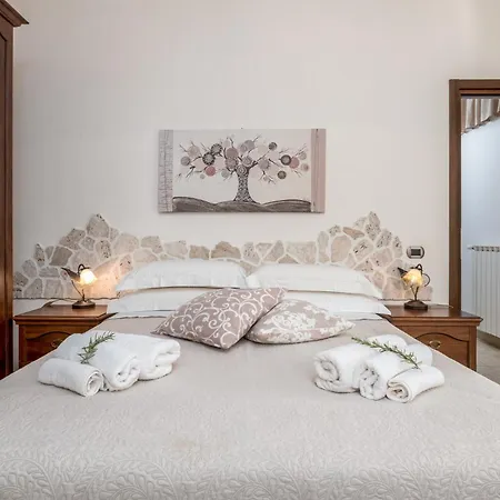 Chiara, Charming With Swimming Pool