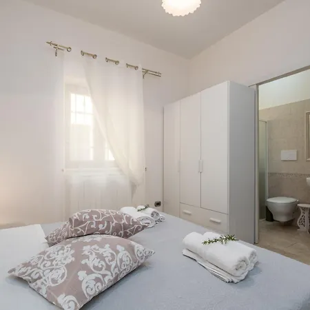 Chiara, Charming With Swimming Pool *