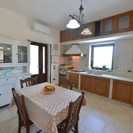 Chiara, Charming With Swimming Pool Casa vacanze