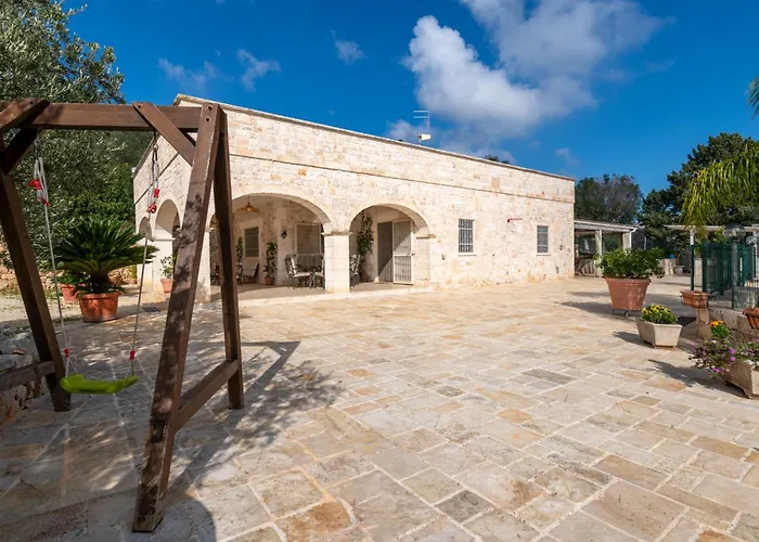 Chiara, Charming With Swimming Pool بيت للعطل *
